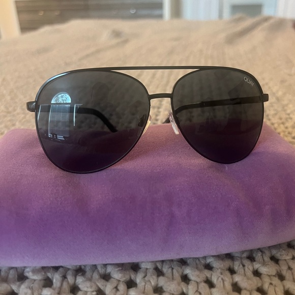 Quay Sunglasses - Picture 2 of 5